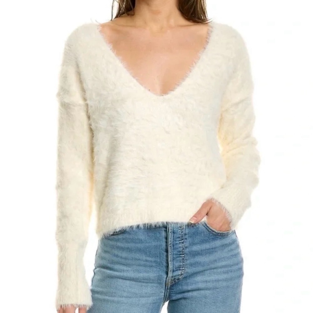 Free People Fuzzy Cropped Sweater XS Cream Soft V Neck Cozy Knit